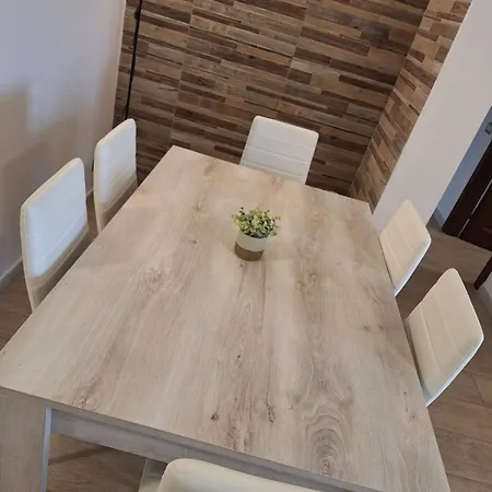 Iris Apartman *